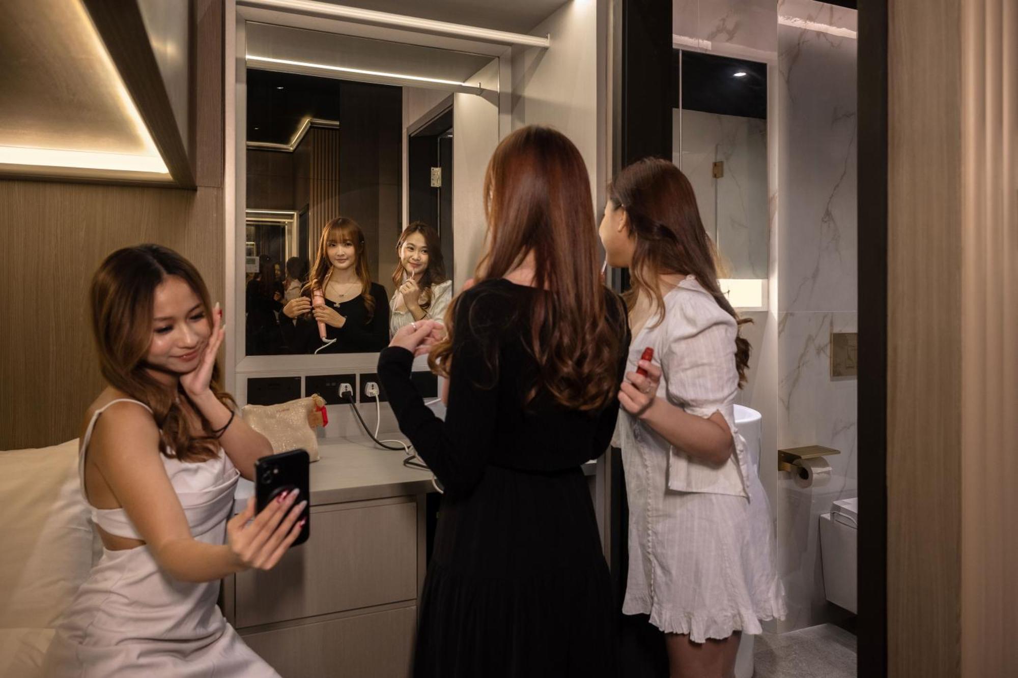 Cube Social Boutique Capsule Hotel At Boat Quay Singapore Exteriör bild