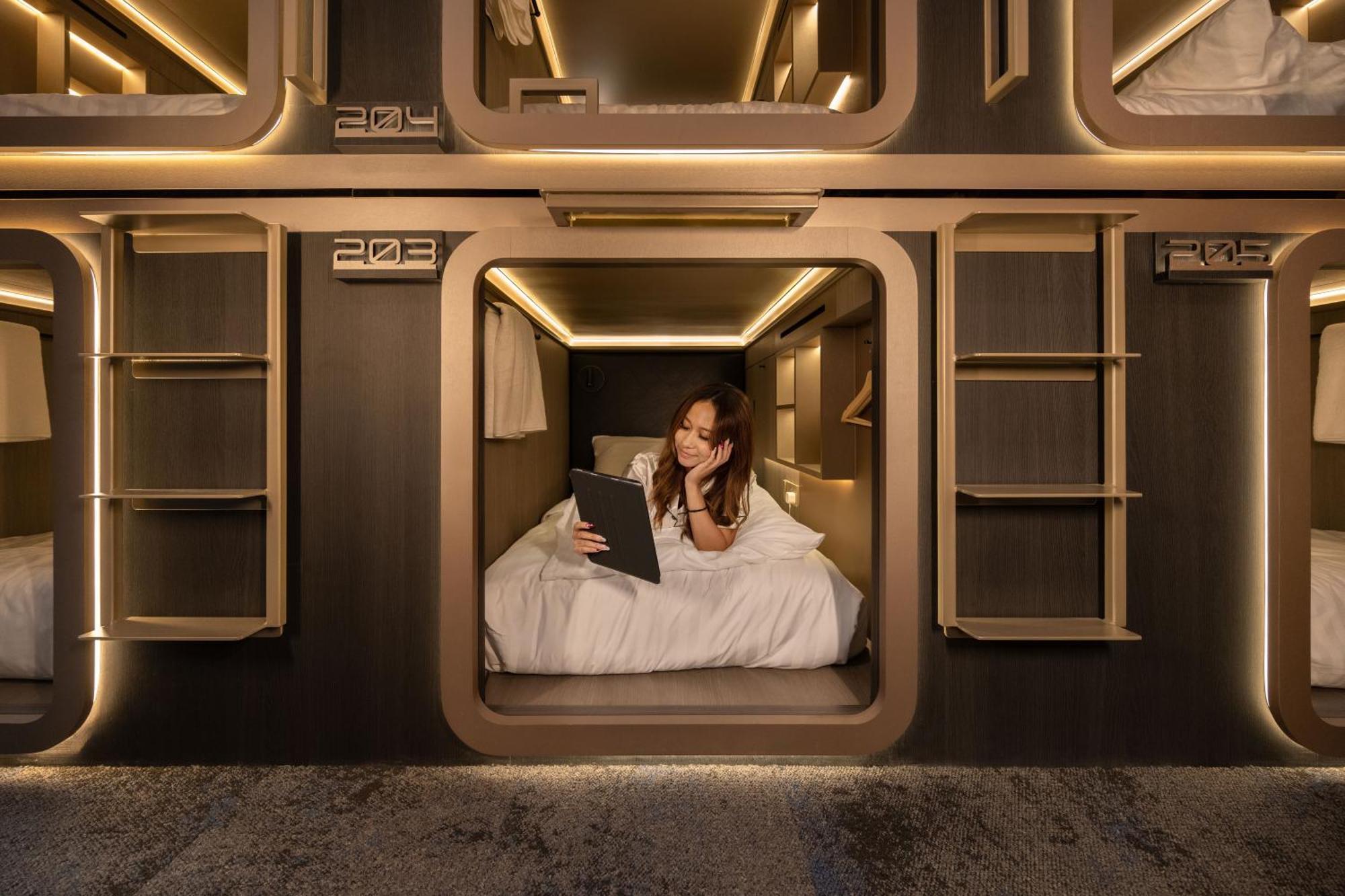Cube Social Boutique Capsule Hotel At Boat Quay Singapore Exteriör bild