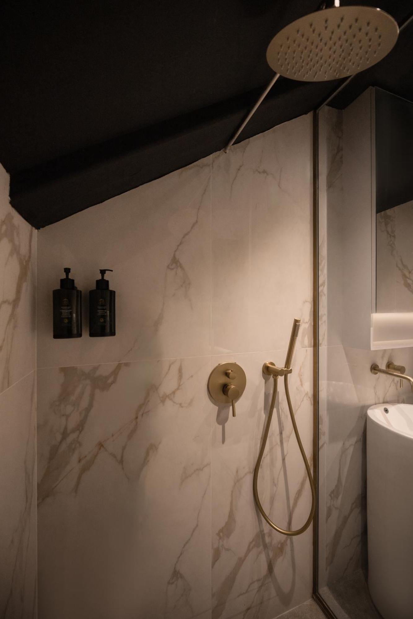 Cube Social Boutique Capsule Hotel At Boat Quay Singapore Exteriör bild
