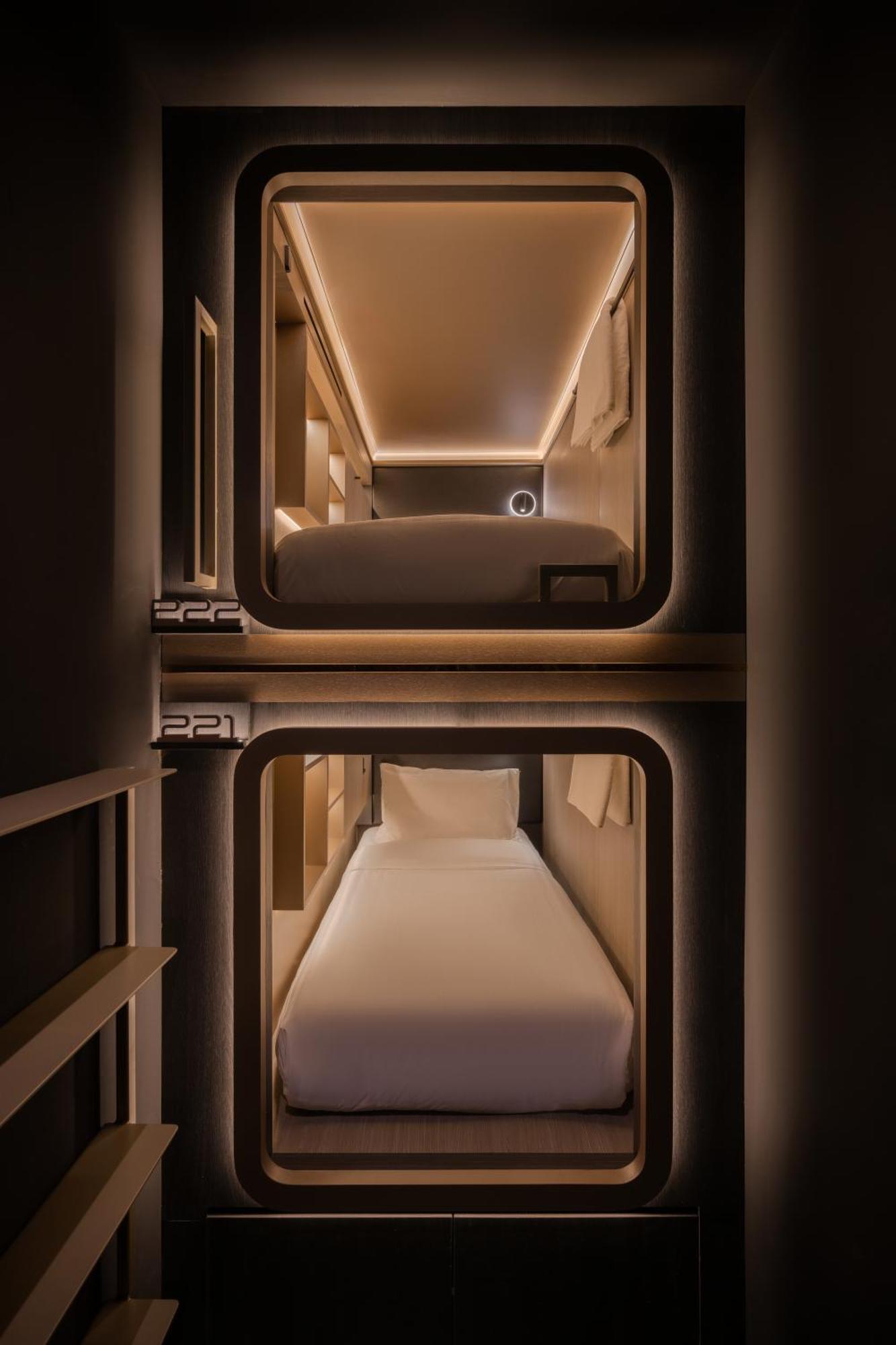 Cube Social Boutique Capsule Hotel At Boat Quay Singapore Exteriör bild