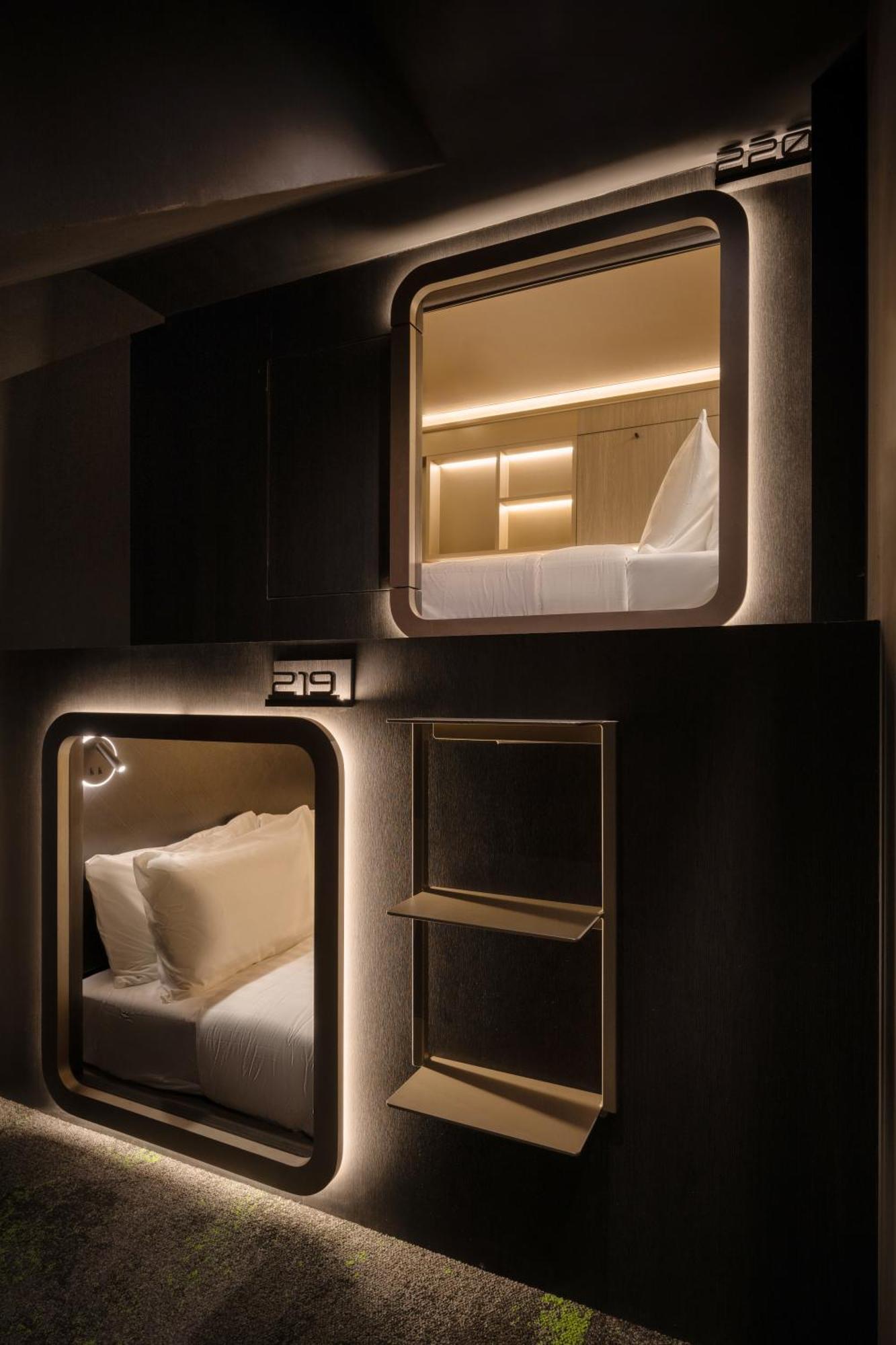 Cube Social Boutique Capsule Hotel At Boat Quay Singapore Exteriör bild