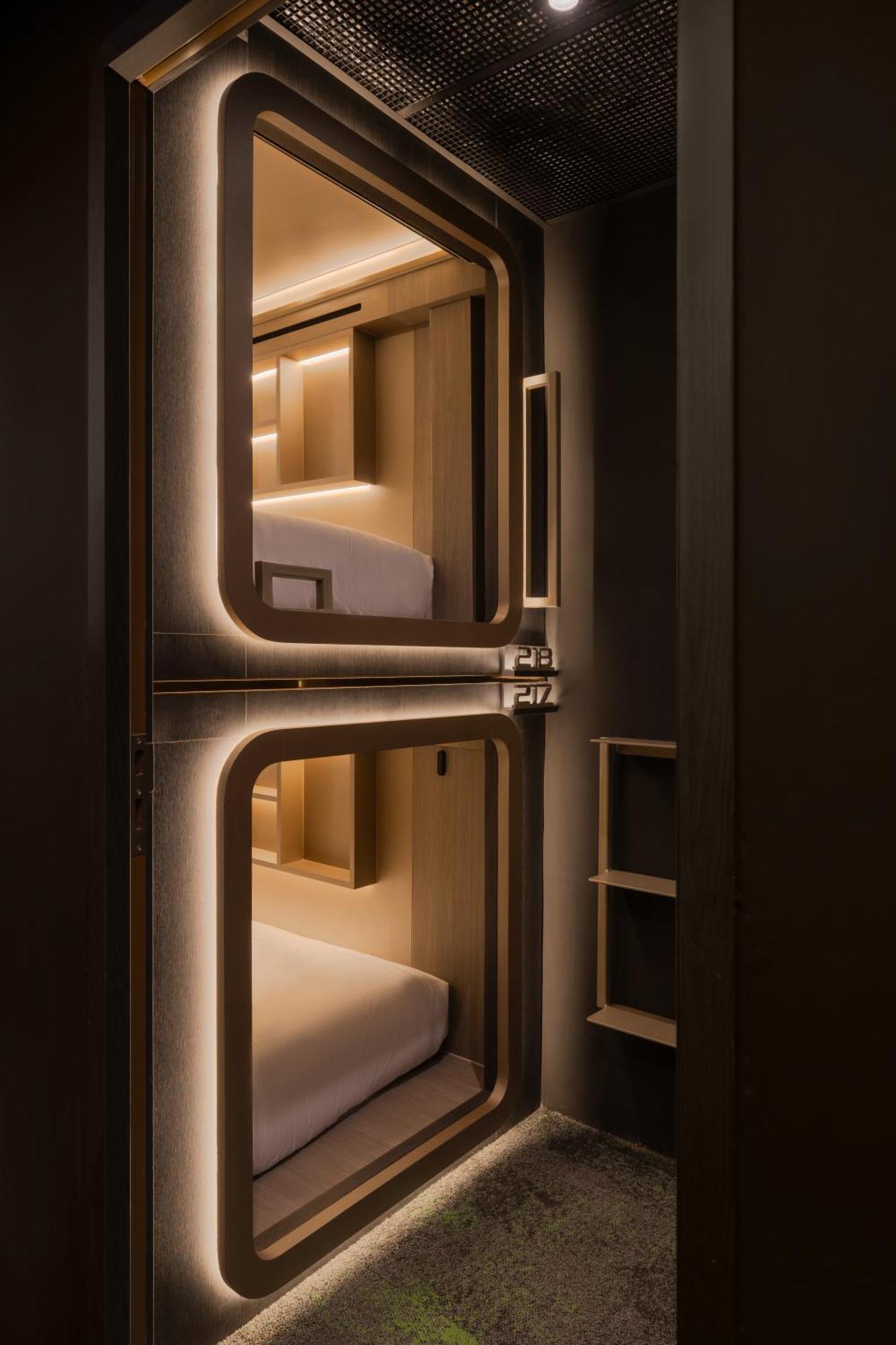 Cube Social Boutique Capsule Hotel At Boat Quay Singapore Exteriör bild
