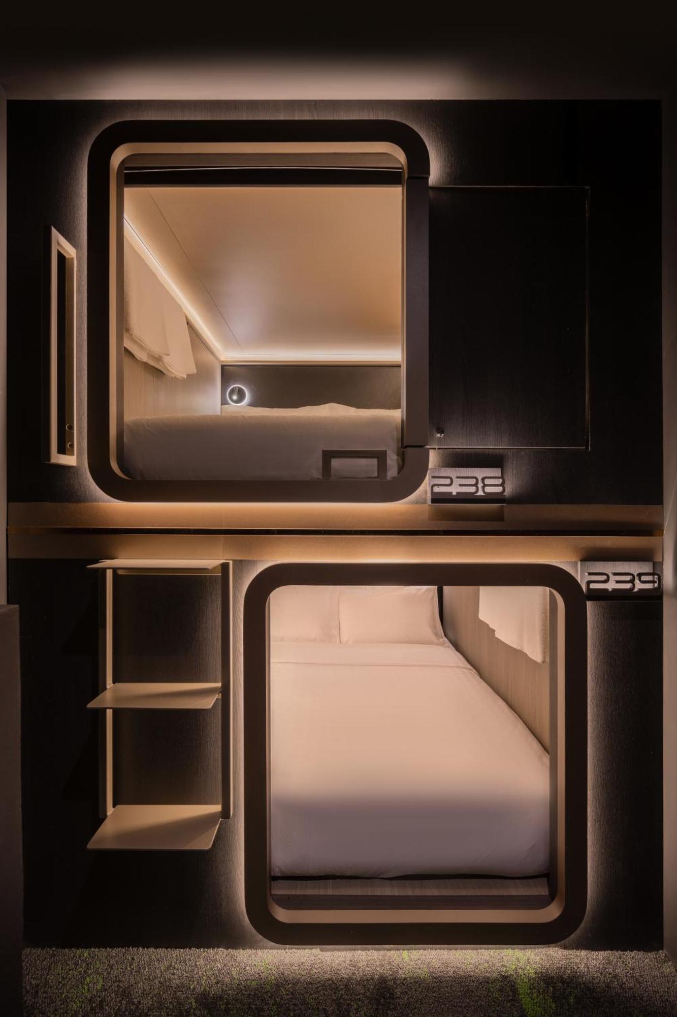 Cube Social Boutique Capsule Hotel At Boat Quay Singapore Exteriör bild