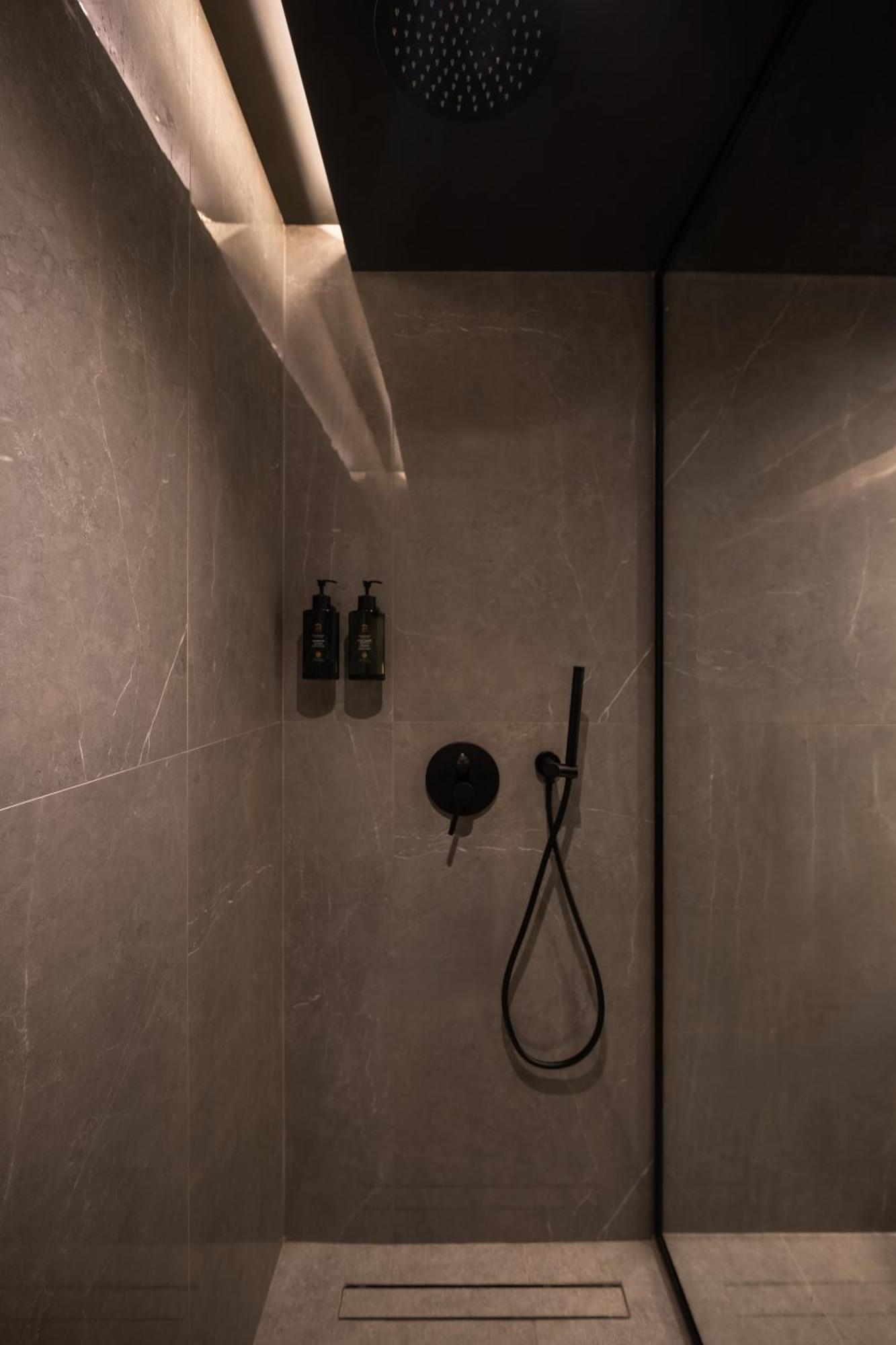 Cube Social Boutique Capsule Hotel At Boat Quay Singapore Exteriör bild