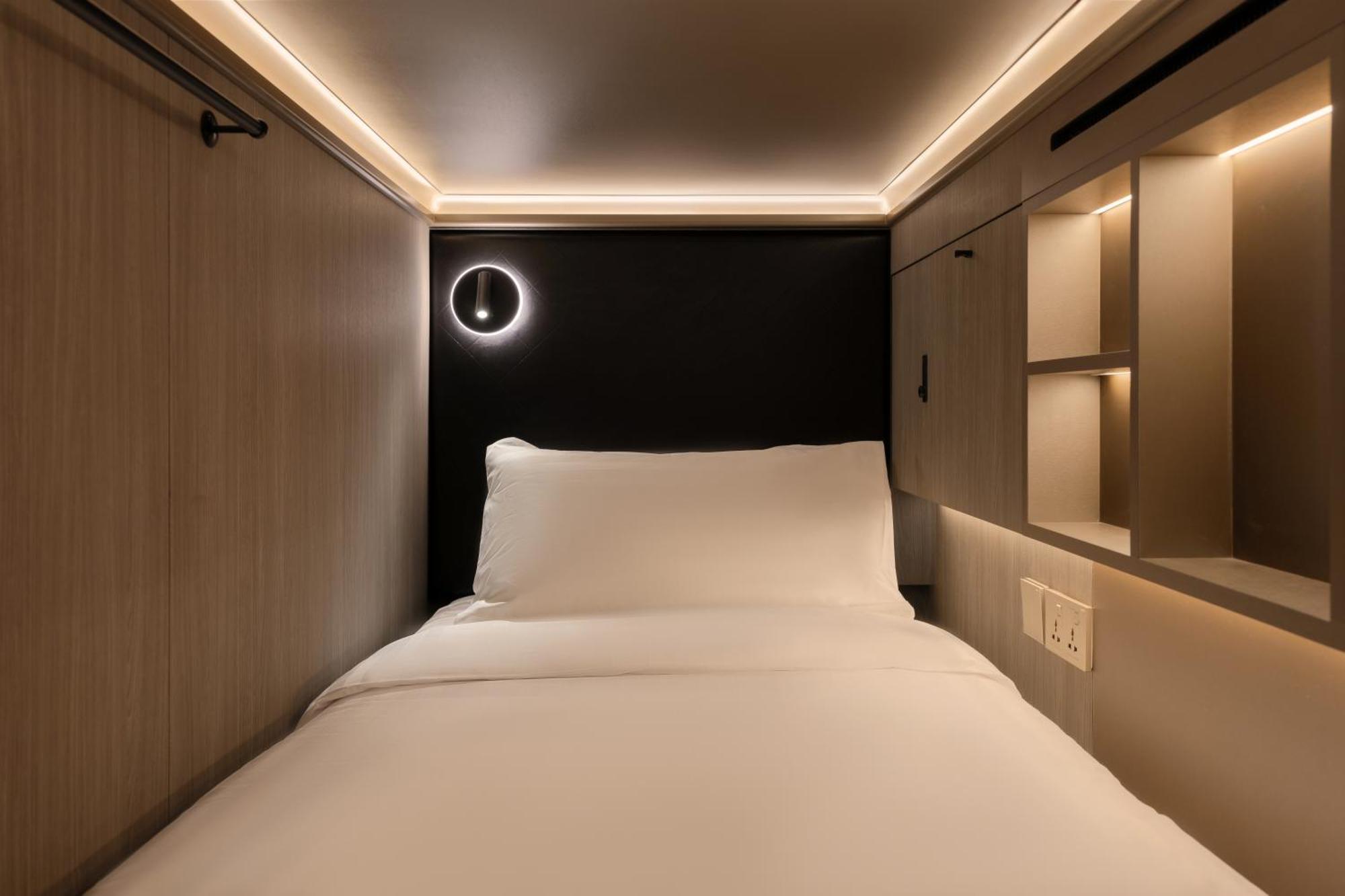 Cube Social Boutique Capsule Hotel At Boat Quay Singapore Exteriör bild